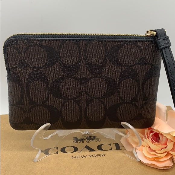 COACH Corner Zip Wristlet In Signature Canvas - Picture 6 of 8